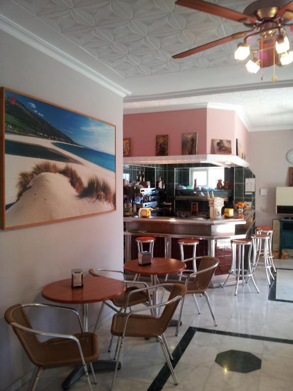 Hostal Tarik Hotel Tarifa Exterior photo